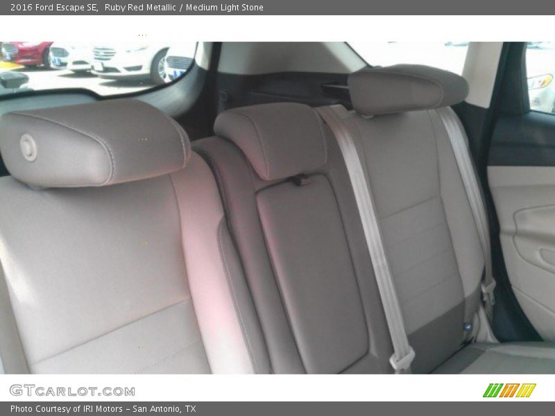 Ruby Red Metallic / Medium Light Stone 2016 Ford Escape SE