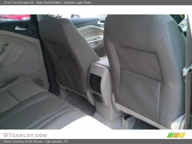 Ruby Red Metallic / Medium Light Stone 2016 Ford Escape SE
