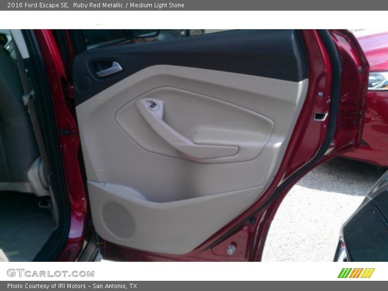 Ruby Red Metallic / Medium Light Stone 2016 Ford Escape SE