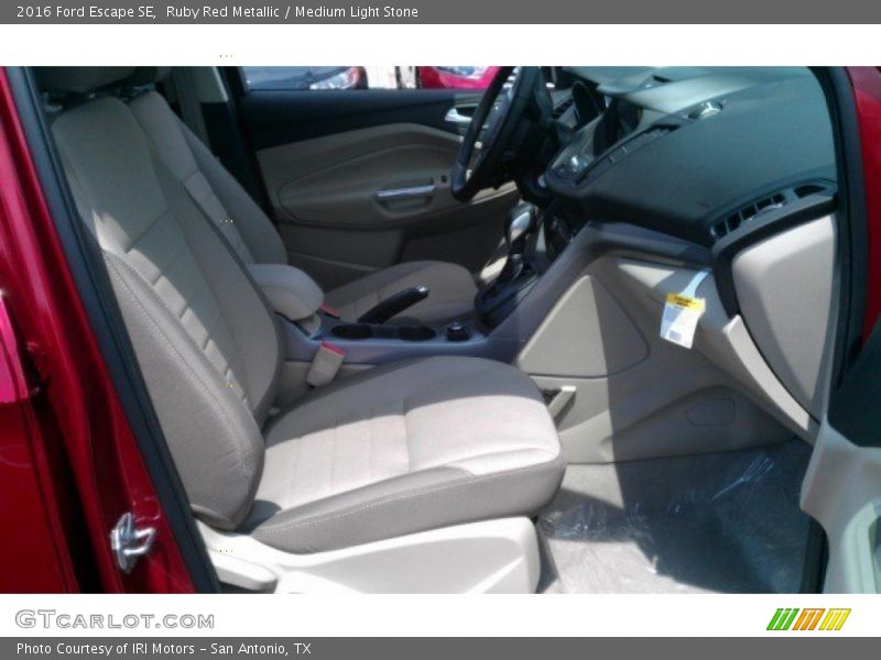 Ruby Red Metallic / Medium Light Stone 2016 Ford Escape SE
