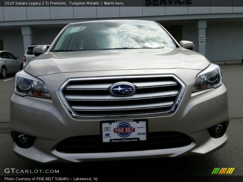 Tungsten Metallic / Warm Ivory 2016 Subaru Legacy 2.5i Premium