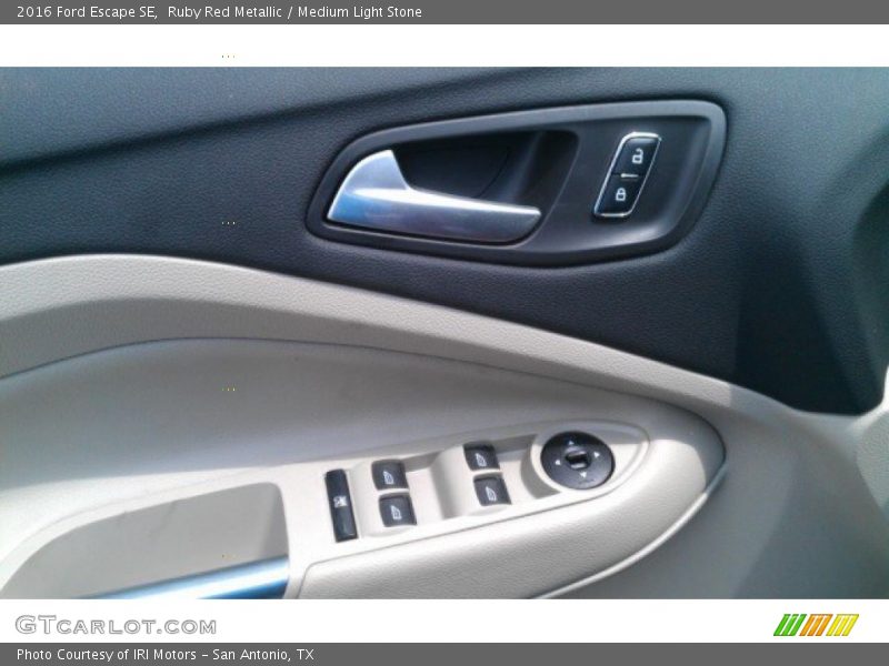 Ruby Red Metallic / Medium Light Stone 2016 Ford Escape SE