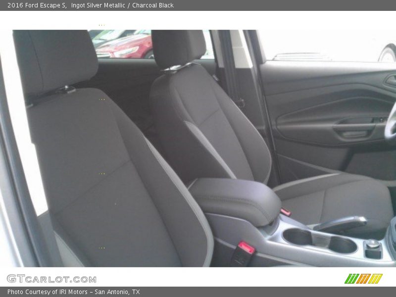 Ingot Silver Metallic / Charcoal Black 2016 Ford Escape S
