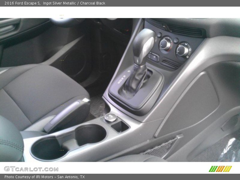 Ingot Silver Metallic / Charcoal Black 2016 Ford Escape S