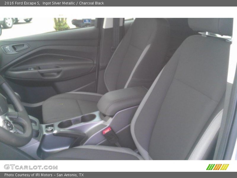 Ingot Silver Metallic / Charcoal Black 2016 Ford Escape S