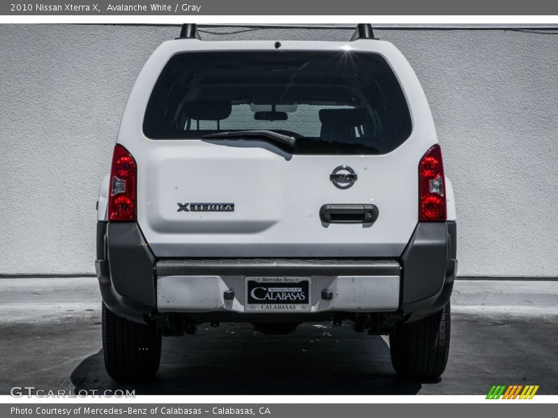 Avalanche White / Gray 2010 Nissan Xterra X