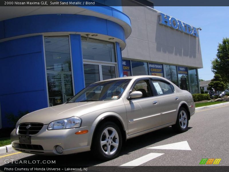 Sunlit Sand Metallic / Blond 2000 Nissan Maxima GLE