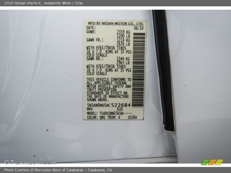 Avalanche White / Gray 2010 Nissan Xterra X