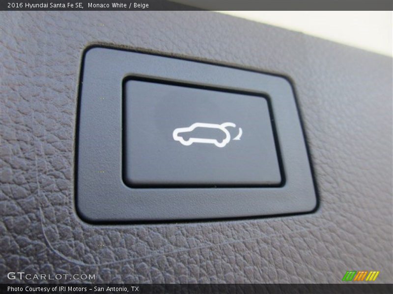Monaco White / Beige 2016 Hyundai Santa Fe SE