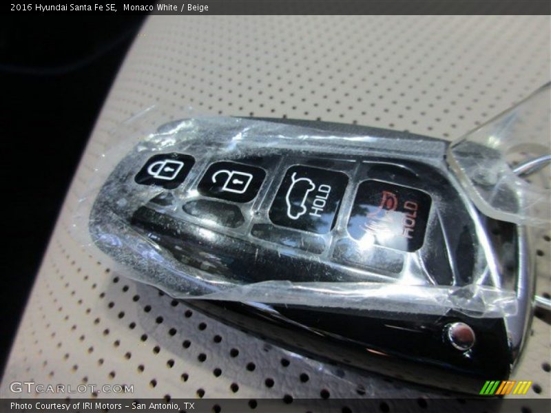 Monaco White / Beige 2016 Hyundai Santa Fe SE