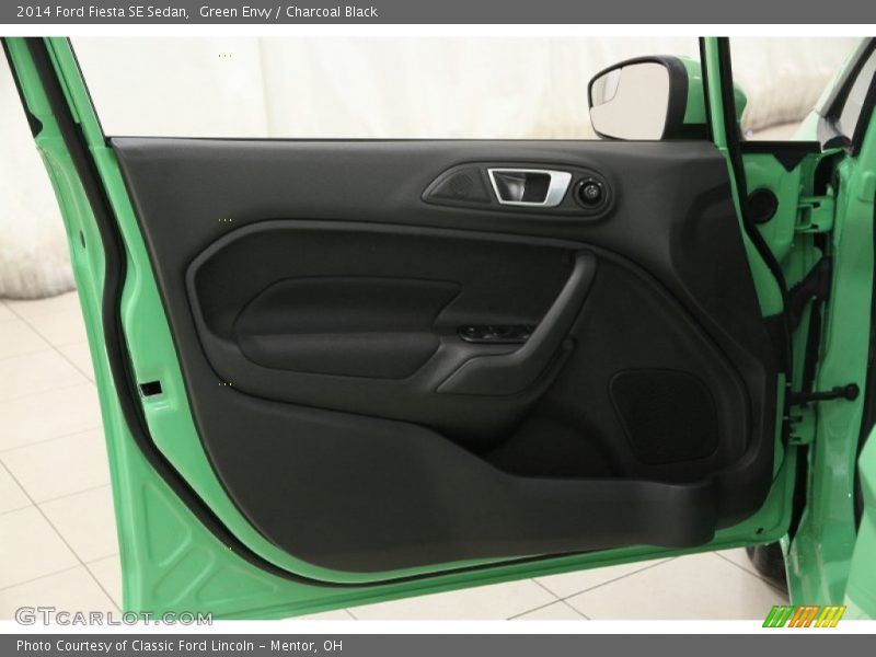 Door Panel of 2014 Fiesta SE Sedan