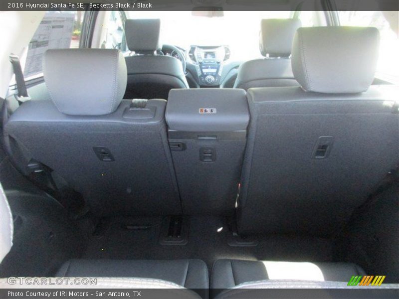 Becketts Black / Black 2016 Hyundai Santa Fe SE