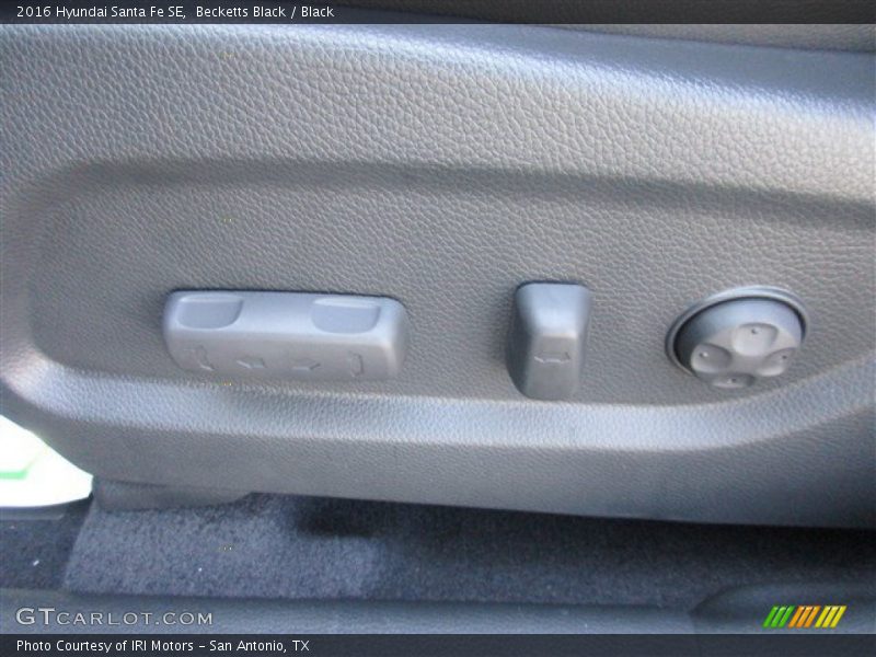 Becketts Black / Black 2016 Hyundai Santa Fe SE