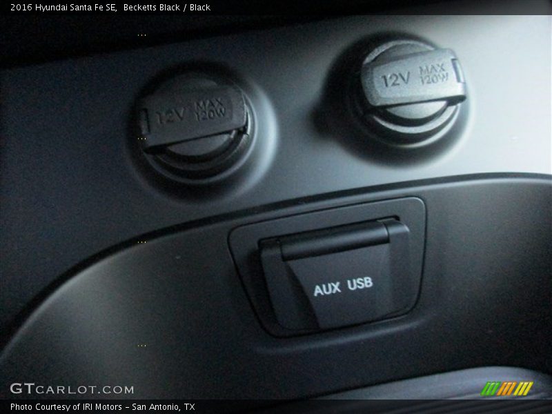 Becketts Black / Black 2016 Hyundai Santa Fe SE