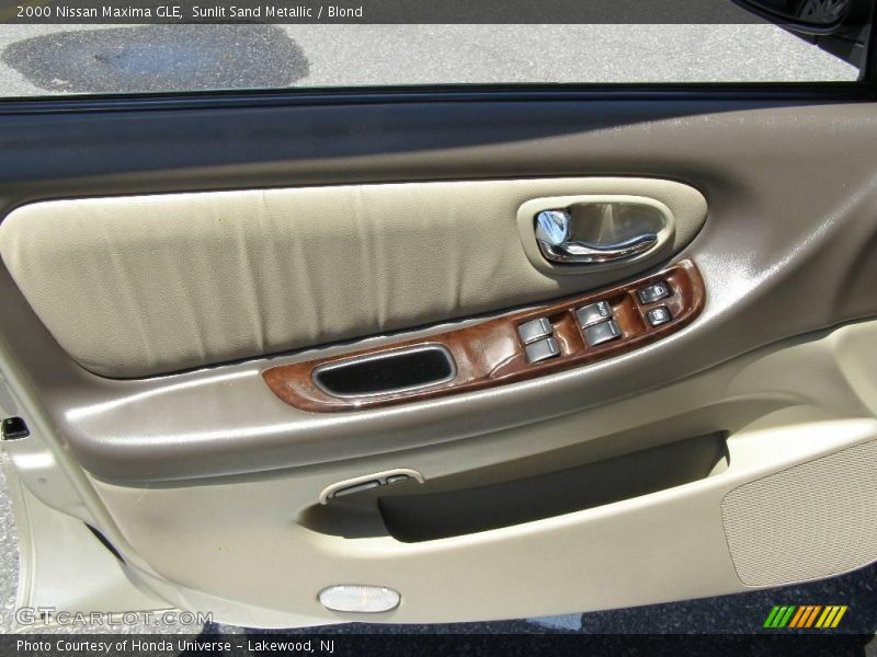Sunlit Sand Metallic / Blond 2000 Nissan Maxima GLE