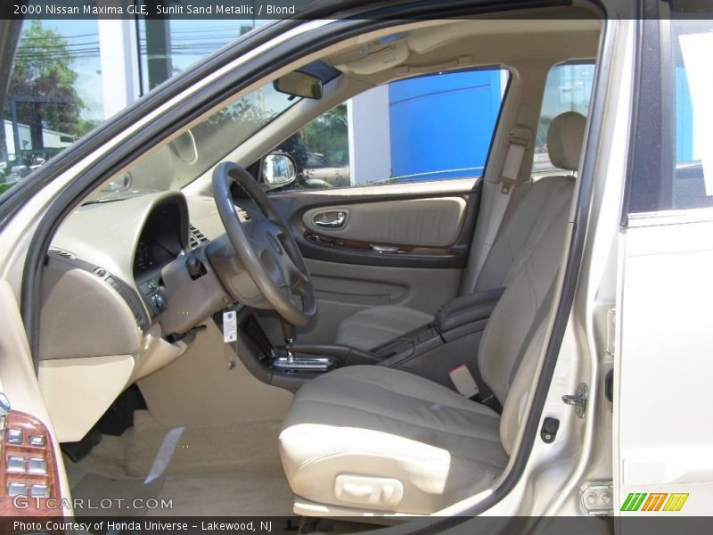Sunlit Sand Metallic / Blond 2000 Nissan Maxima GLE