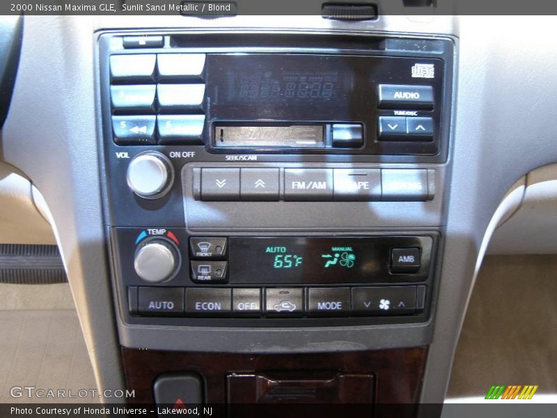 Sunlit Sand Metallic / Blond 2000 Nissan Maxima GLE