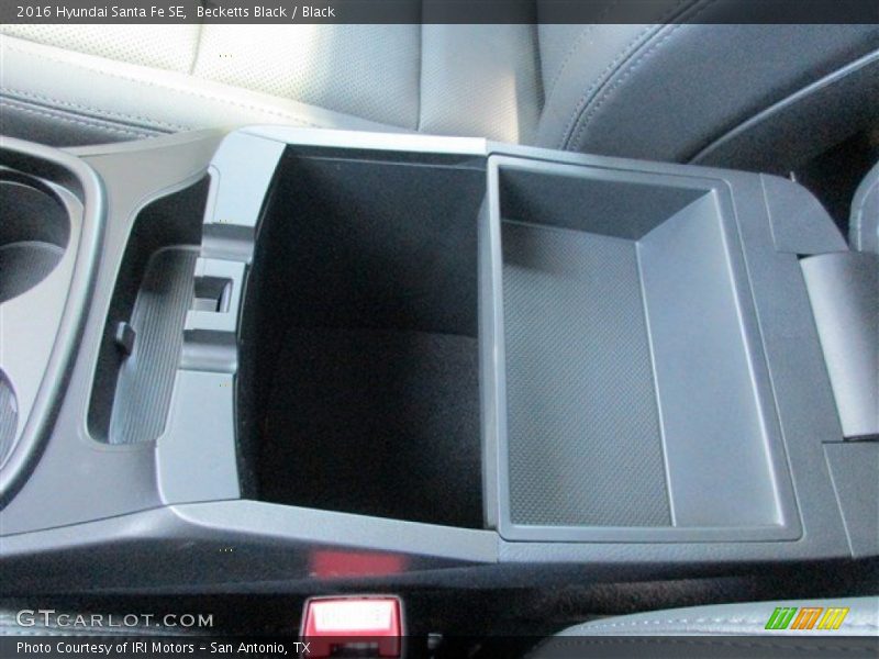Becketts Black / Black 2016 Hyundai Santa Fe SE