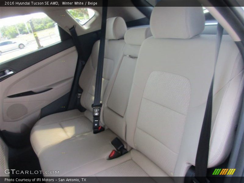 Winter White / Beige 2016 Hyundai Tucson SE AWD