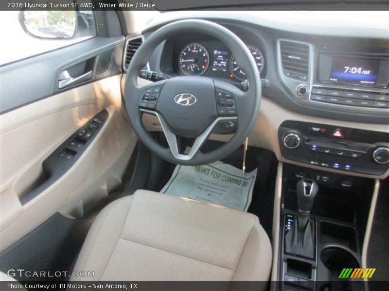 Winter White / Beige 2016 Hyundai Tucson SE AWD