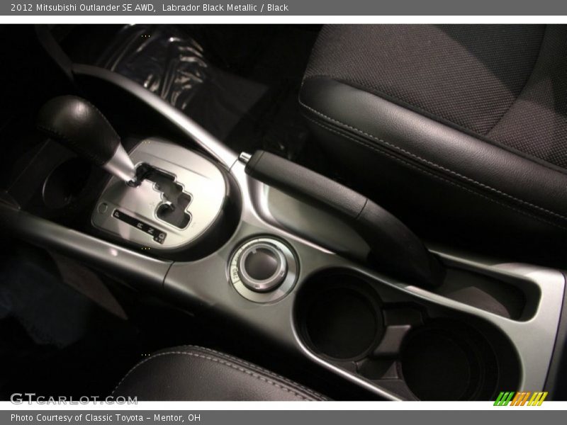 Labrador Black Metallic / Black 2012 Mitsubishi Outlander SE AWD