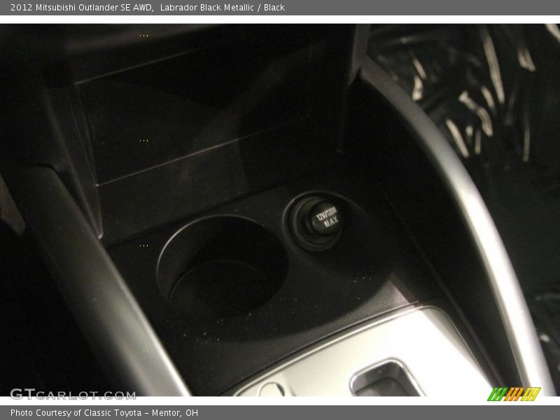 Labrador Black Metallic / Black 2012 Mitsubishi Outlander SE AWD