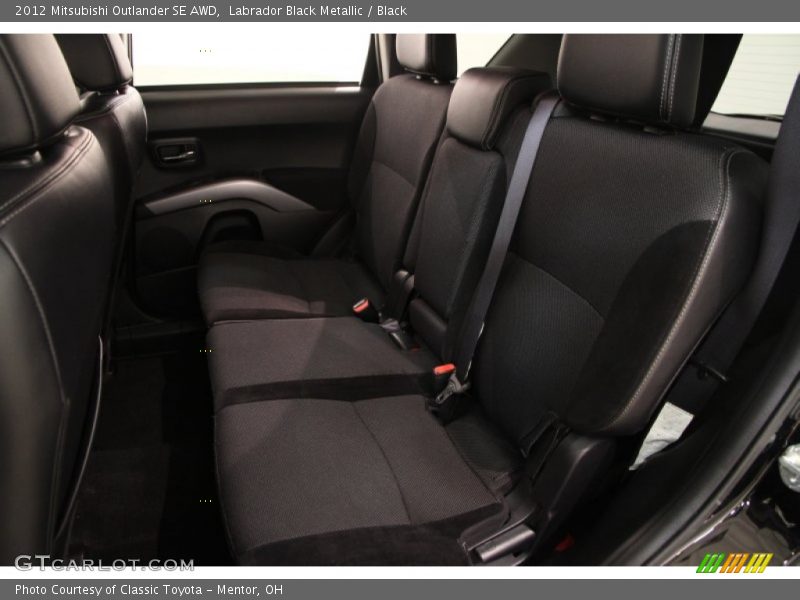 Labrador Black Metallic / Black 2012 Mitsubishi Outlander SE AWD
