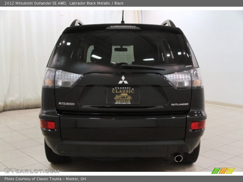 Labrador Black Metallic / Black 2012 Mitsubishi Outlander SE AWD