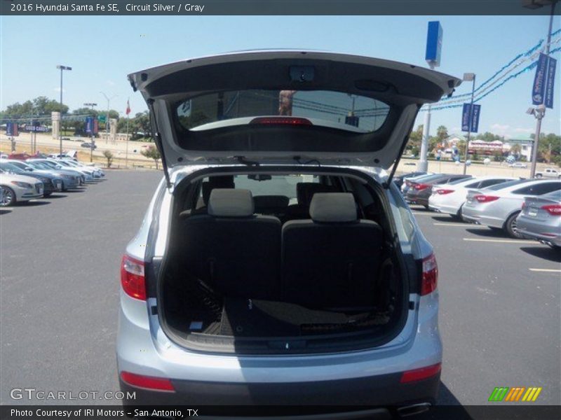 Circuit Silver / Gray 2016 Hyundai Santa Fe SE