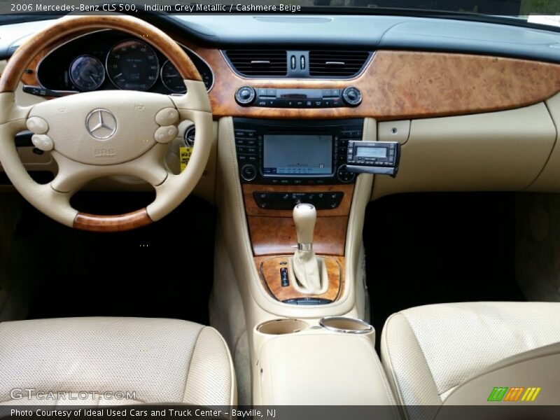 Dashboard of 2006 CLS 500