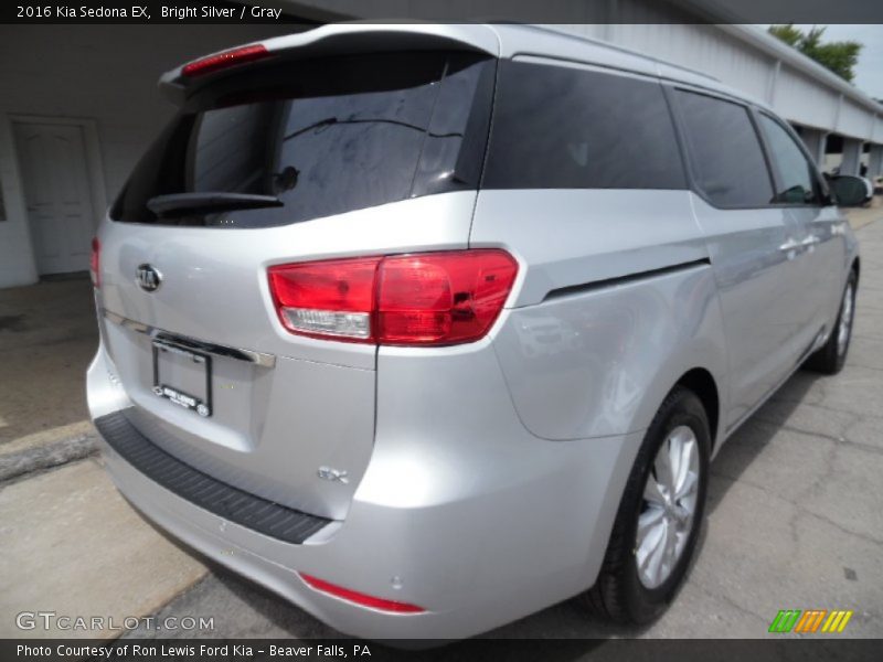 Bright Silver / Gray 2016 Kia Sedona EX