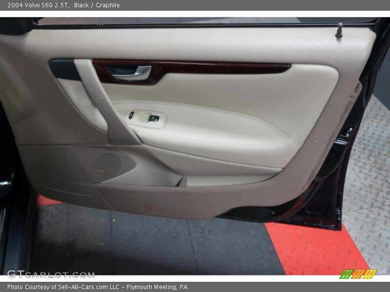 Black / Graphite 2004 Volvo S60 2.5T