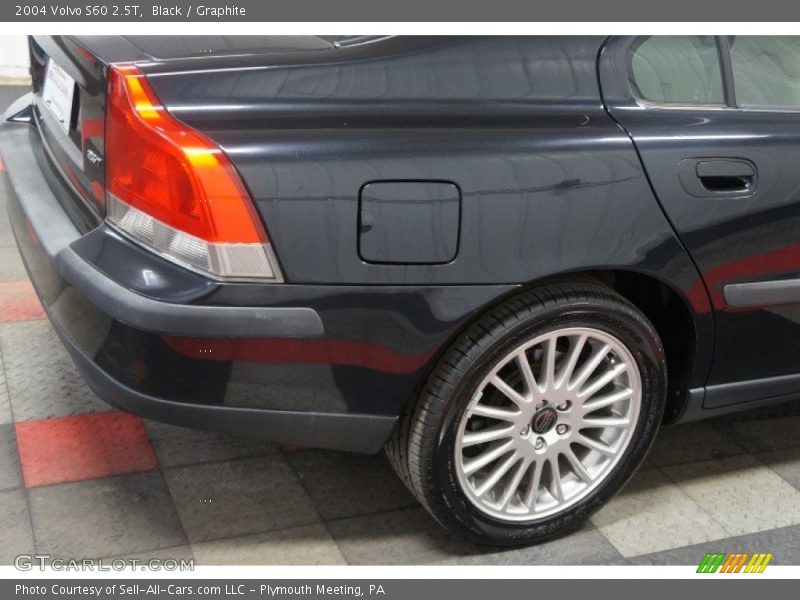 Black / Graphite 2004 Volvo S60 2.5T