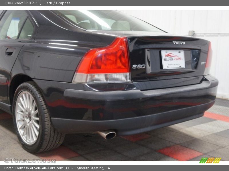 Black / Graphite 2004 Volvo S60 2.5T