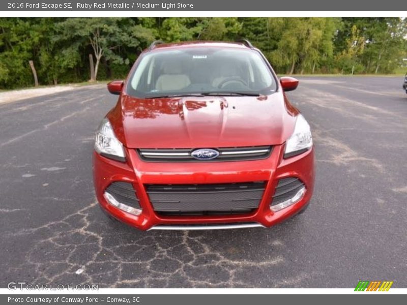Ruby Red Metallic / Medium Light Stone 2016 Ford Escape SE