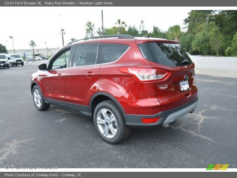 Ruby Red Metallic / Medium Light Stone 2016 Ford Escape SE