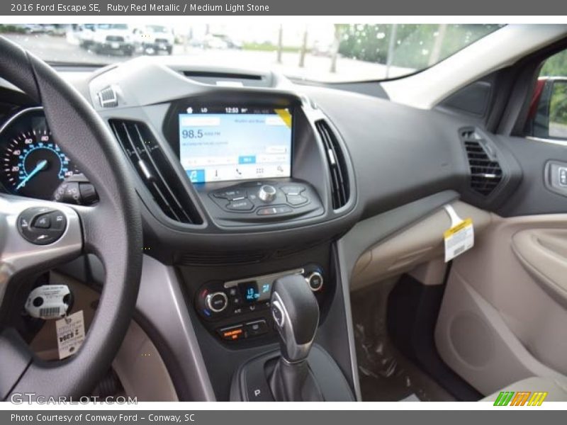 Ruby Red Metallic / Medium Light Stone 2016 Ford Escape SE