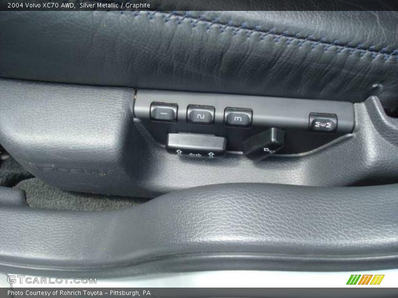 Silver Metallic / Graphite 2004 Volvo XC70 AWD