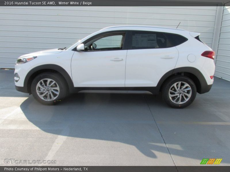 Winter White / Beige 2016 Hyundai Tucson SE AWD