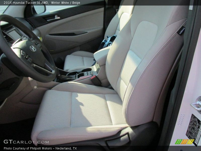 Winter White / Beige 2016 Hyundai Tucson SE AWD