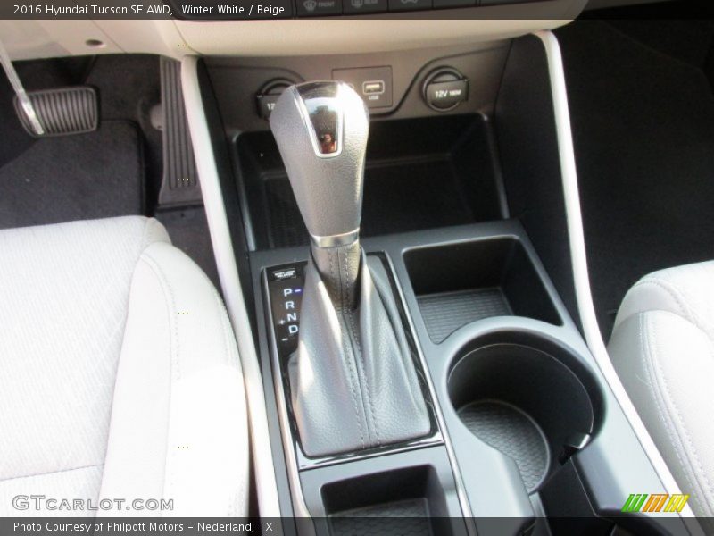 Winter White / Beige 2016 Hyundai Tucson SE AWD
