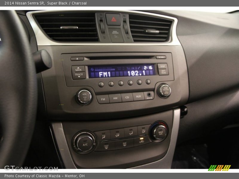 Super Black / Charcoal 2014 Nissan Sentra SR