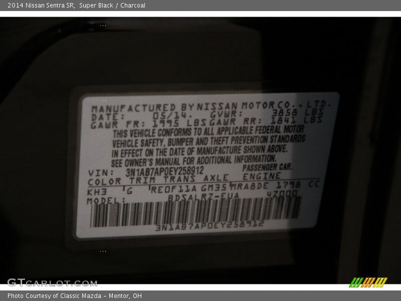 Super Black / Charcoal 2014 Nissan Sentra SR