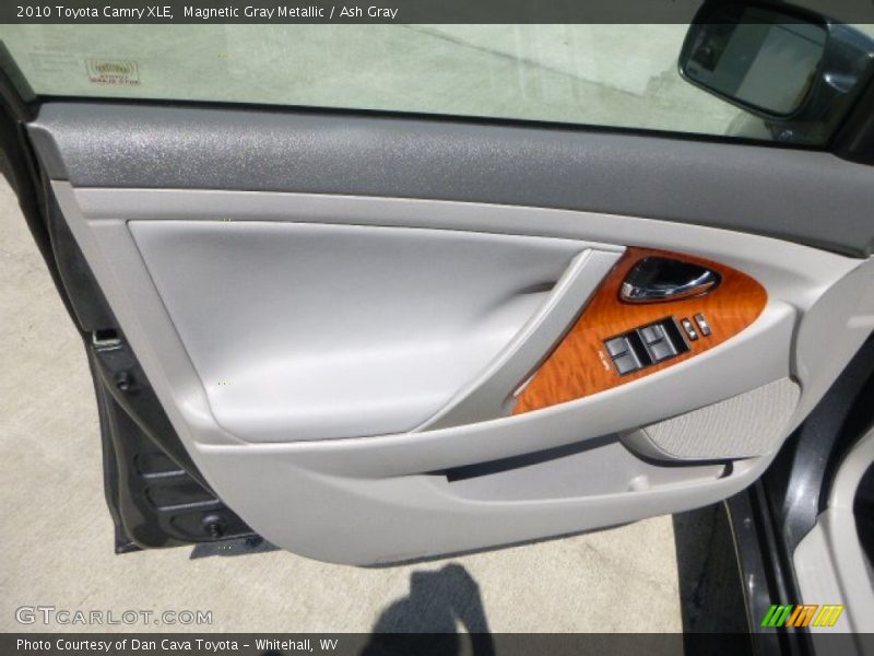 Magnetic Gray Metallic / Ash Gray 2010 Toyota Camry XLE