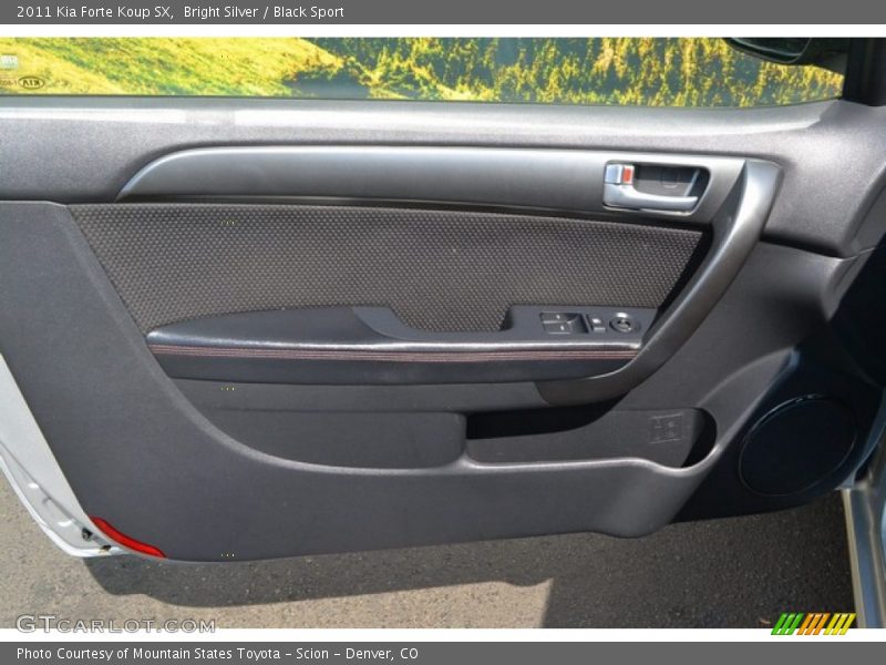 Bright Silver / Black Sport 2011 Kia Forte Koup SX