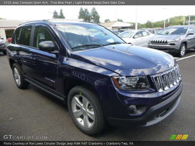 Front 3/4 View of 2016 Compass Sport 4x4