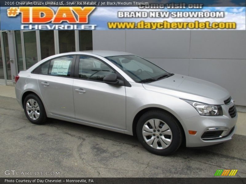 Silver Ice Metallic / Jet Black/Medium Titanium 2016 Chevrolet Cruze Limited LS