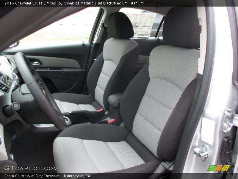 Silver Ice Metallic / Jet Black/Medium Titanium 2016 Chevrolet Cruze Limited LS