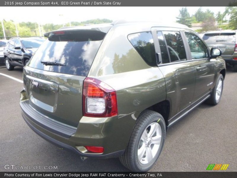 ECO Green Pearl / Dark Slate Gray 2016 Jeep Compass Sport 4x4