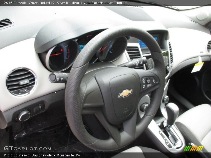 Silver Ice Metallic / Jet Black/Medium Titanium 2016 Chevrolet Cruze Limited LS